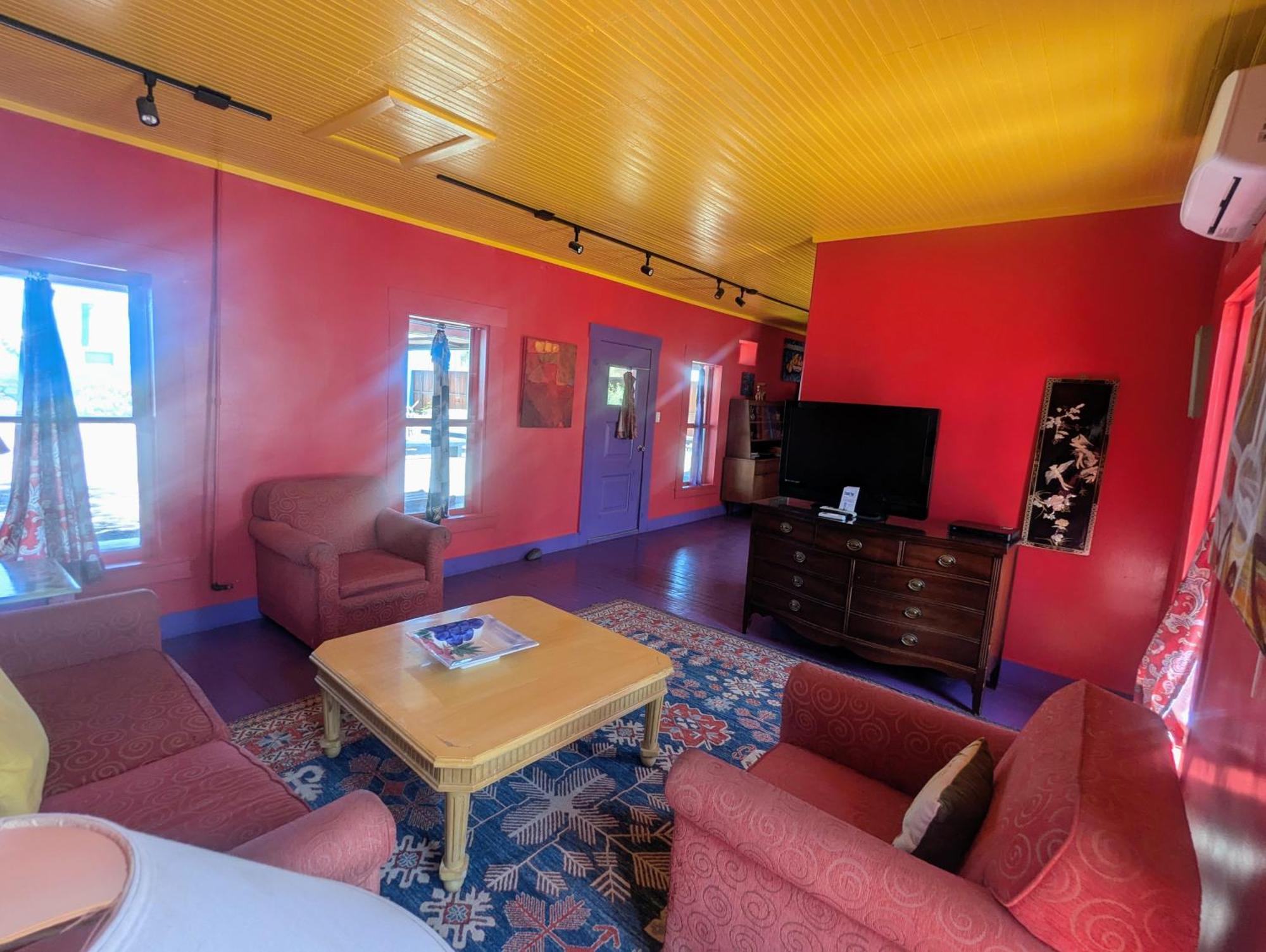 Pelican Spa Truth or Consequences Room photo