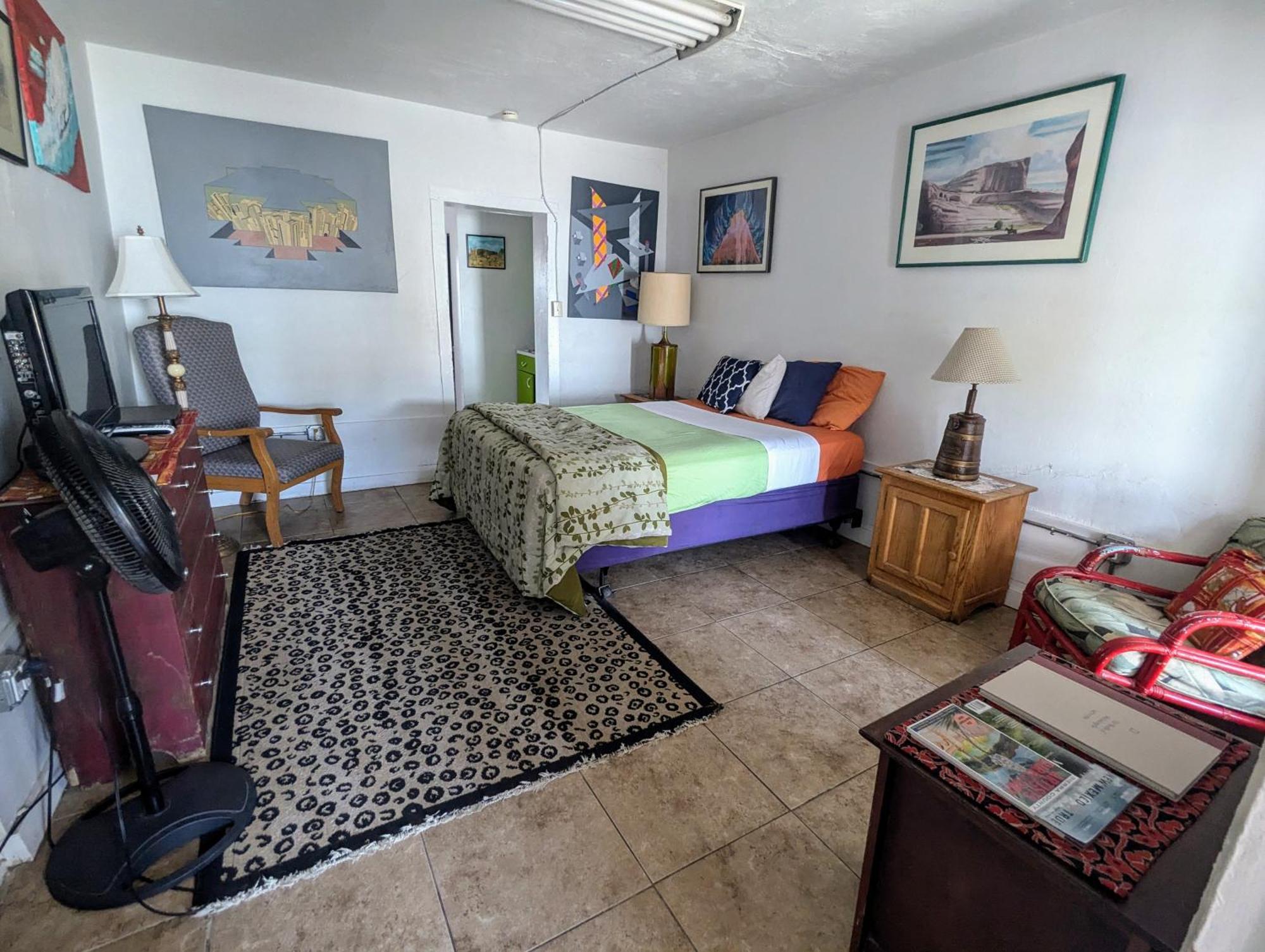 Pelican Spa Truth or Consequences Room photo